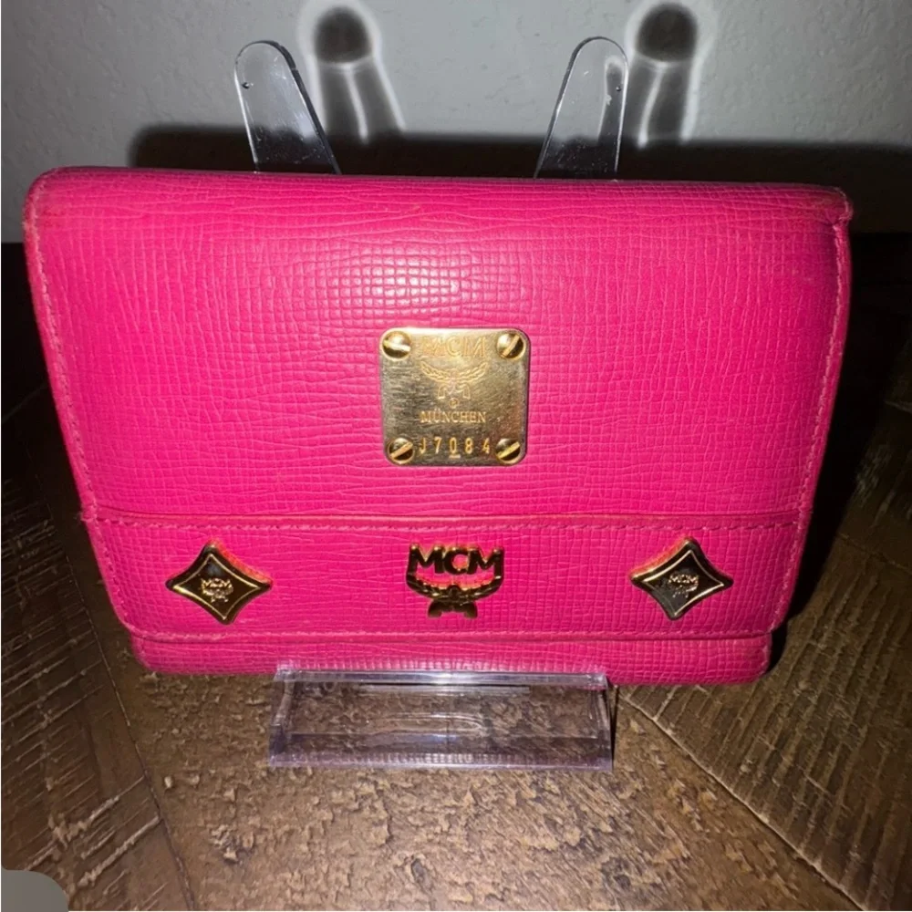 SOLD UNLISTED IN SHOW.   MCM Fuchsia Leather Wallet with Gold Accents - Picture 2 of 12
